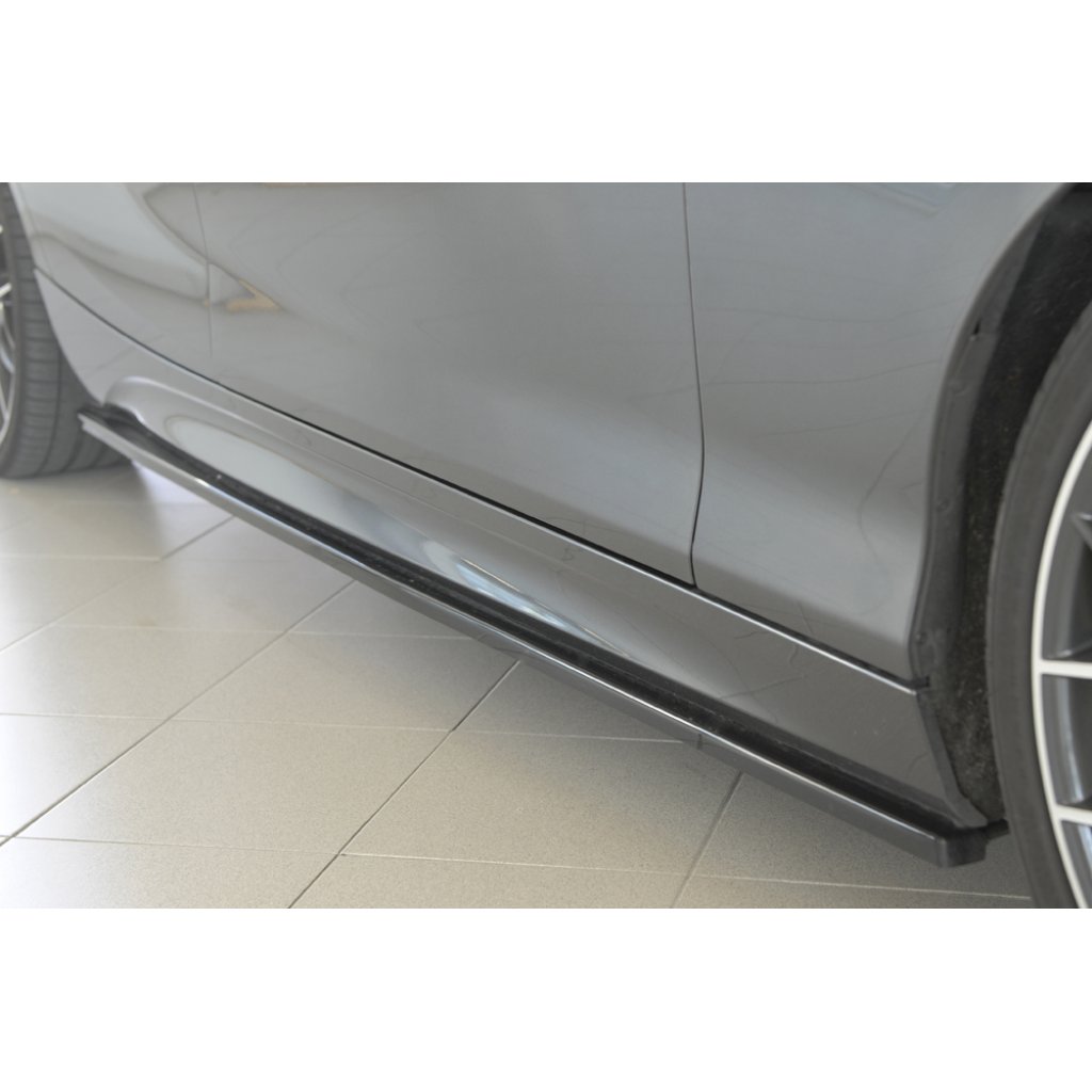 Rieger spoiler pod boční práh mont. strana pravá pro BMW řada 1 F20 sedan / 4-dvéř. vč. faceliftu, 05/2015-, 09/11-03/2015, plast ABS lakovaný do černé lesklé barvy