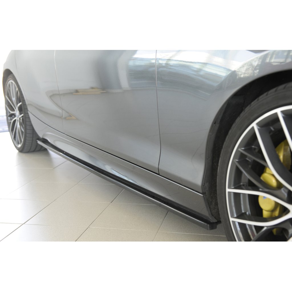 Rieger spoiler pod boční práh mont. strana pravá pro BMW řada 1 F20 sedan / 4-dvéř. vč. faceliftu, 05/2015-, 09/11-03/2015, plast ABS lakovaný do černé lesklé barvy