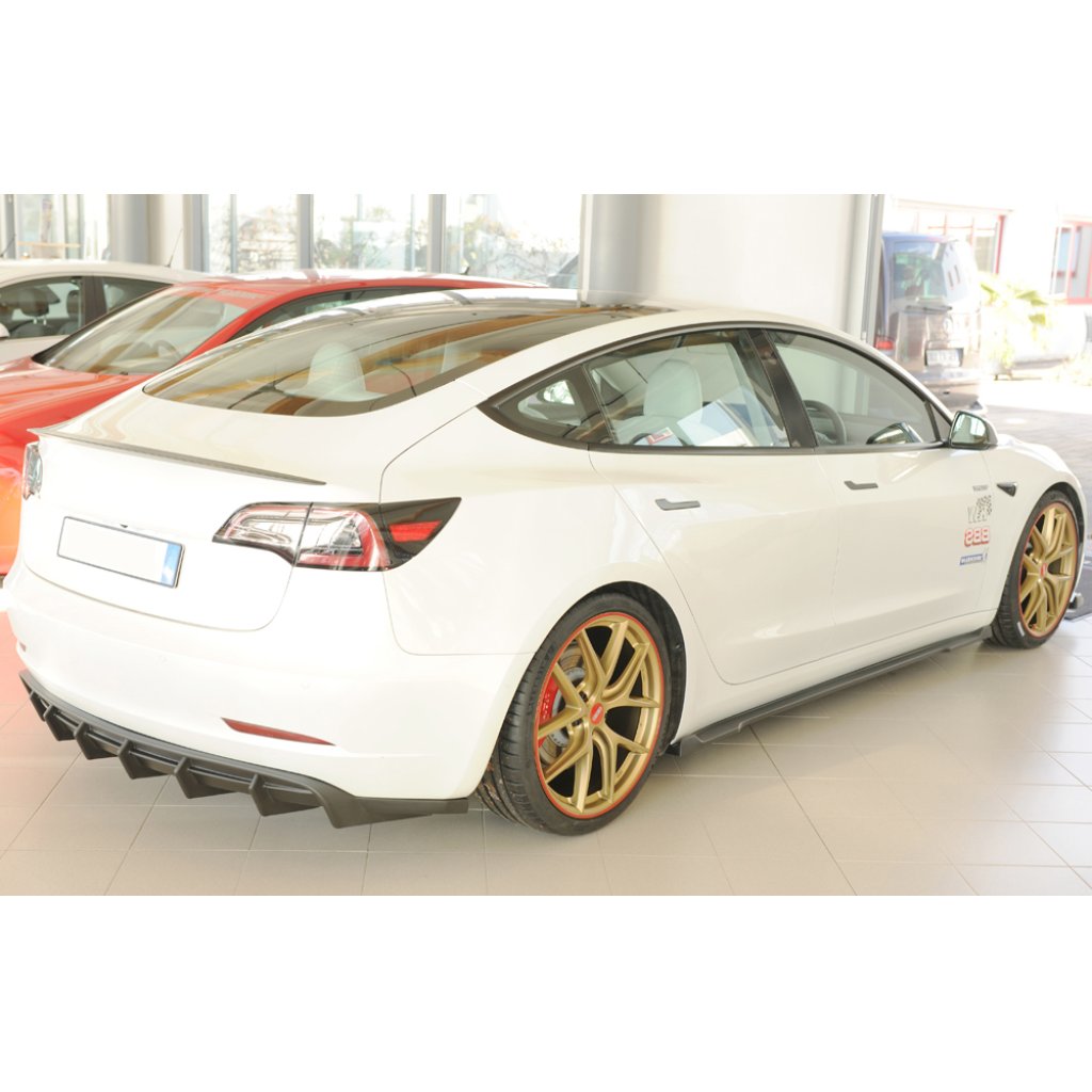 Rieger spoiler pod boční práh mont. strana pravá pro Tesla Model 3 003, r.v. 06/18-, plast ABS bez povrchové úpravy