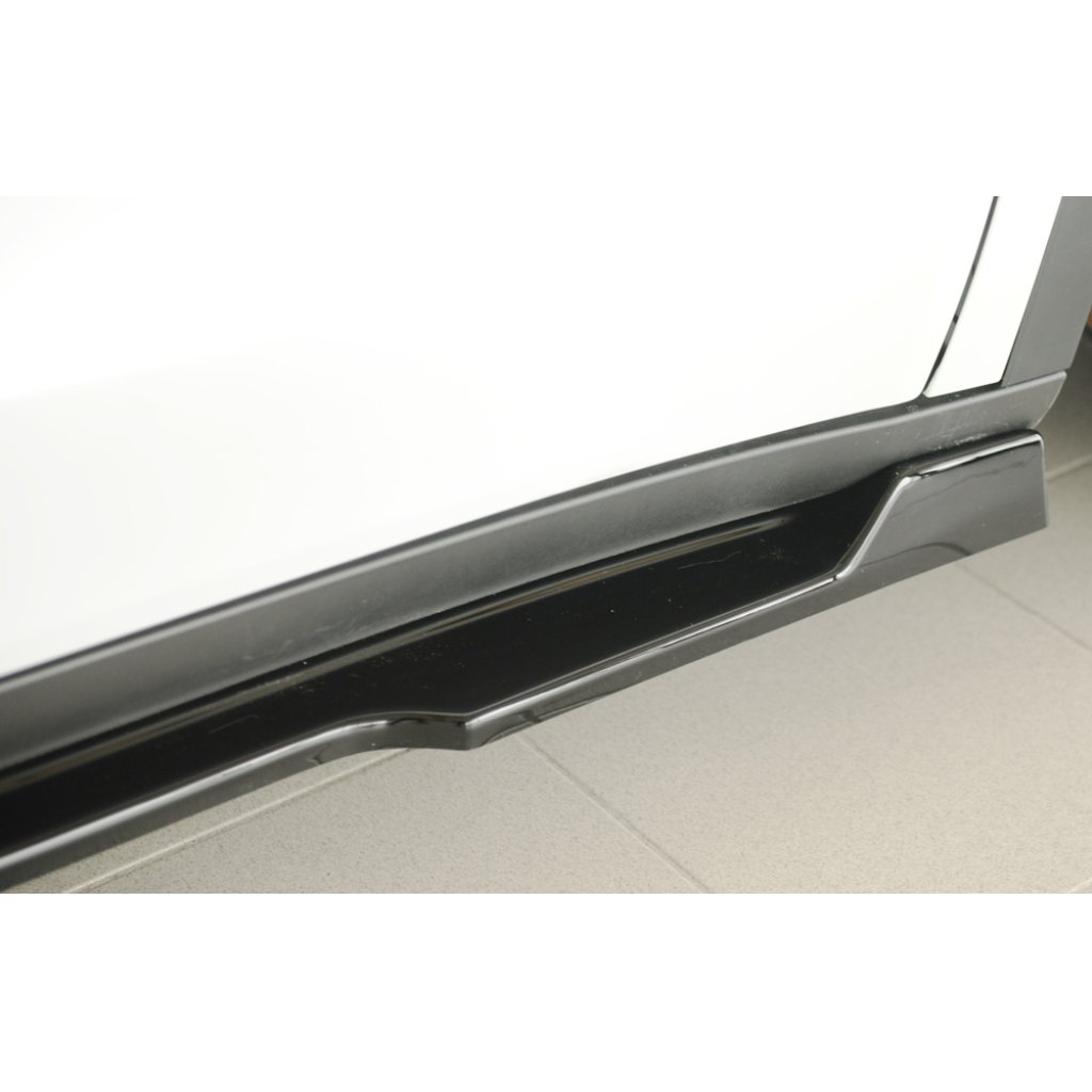 Rieger spoiler pod boční práh mont. strana pravá pro Tesla Model Y 003, 03/20-, plast ABS lakovaný do černé lesklé barvy