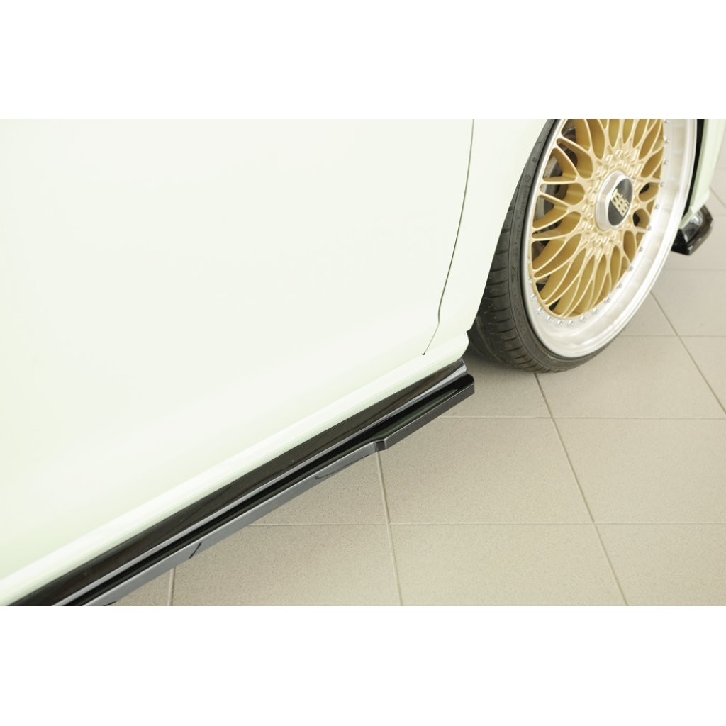 Rieger spoiler pod boční práh mont. strana pravá pro Volkswagen Golf 7 R-Line 3-dvéř., 02/17-, plast ABS lakovaný do černé lesklé barvy