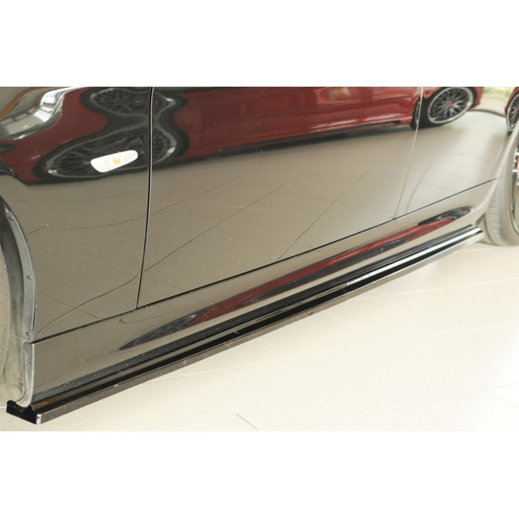 Rieger spoiler pod boční práh mont. strana pro BMW řada 3 E91 touring, 09/08-, plast ABS lakovaný do černé lesklé barvy, levá strana