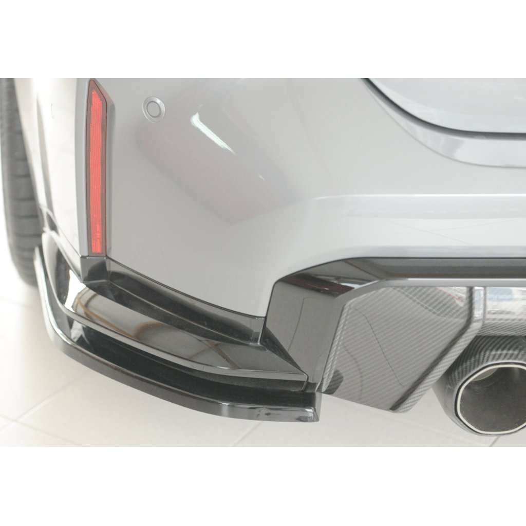 Rieger spoiler pod zadní nárazník na levé straně pro BMW Řada 3 G80 M3 CS G34MKS sedan r.v. 01/23-, plast ABS lakovaný do černé lesklé barvy