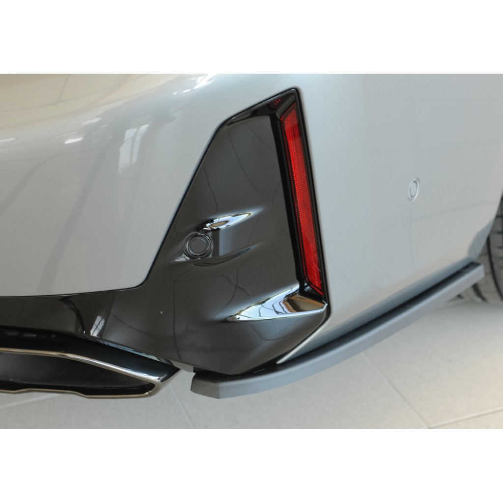 Rieger spoiler pod zadní nárazník na pravé straně pro BMW řada 3 G21 touring r.v. 07/22-, plast ABS bez povrchové úpravy