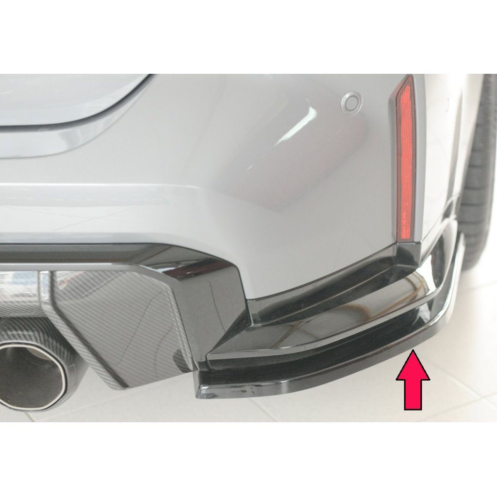 Rieger spoiler pod zadní nárazník na pravé straně pro BMW řada 3 G81 M3 touring r.v. 07/22-, plast ABS lakovaný do černé lesklé barvy