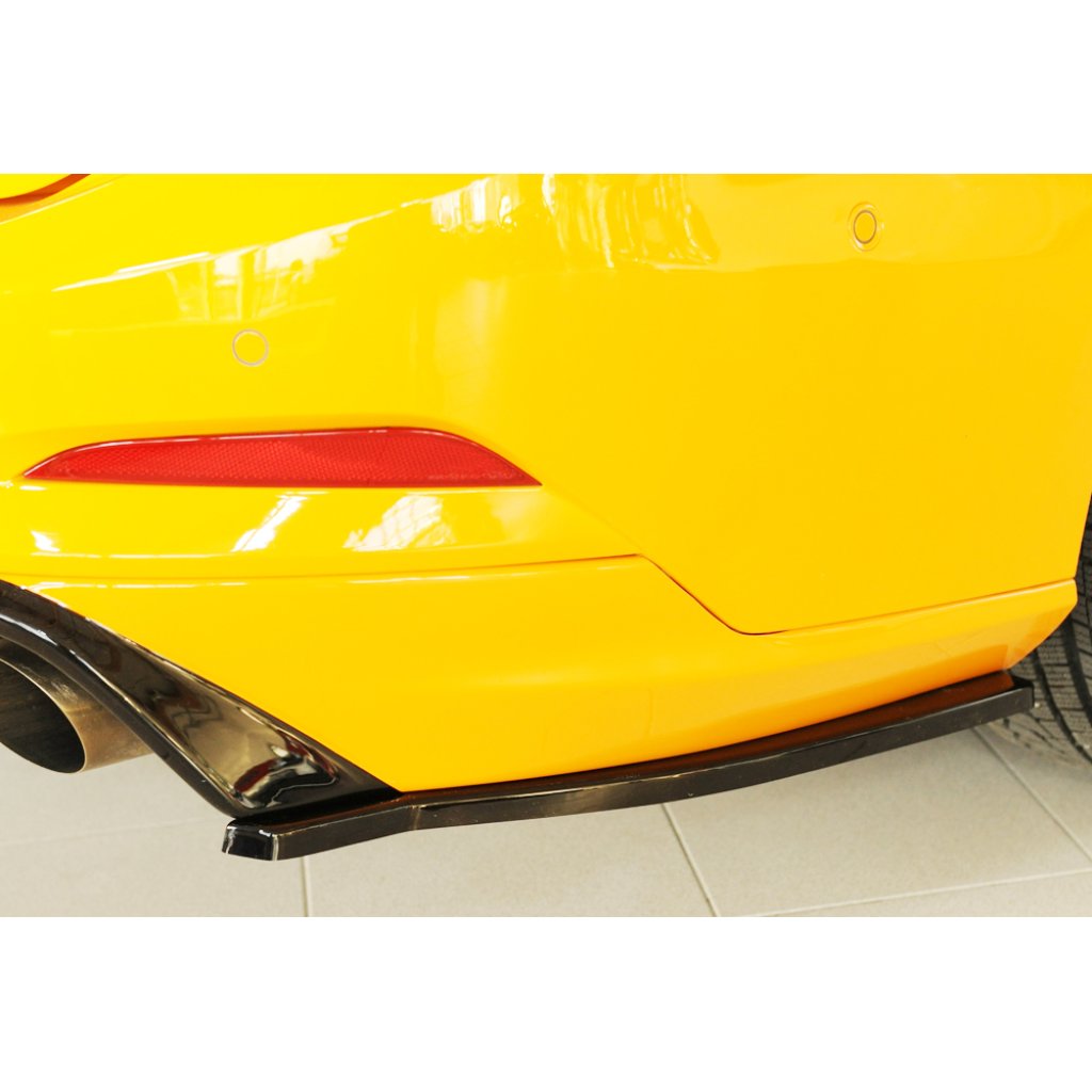Rieger spoiler pod zadní nárazník na pravé straně pro Ford Focus 4 DEH 5-dvéř. (combi) r.v. 09/18-, plast ABS bez povrchové úpravy