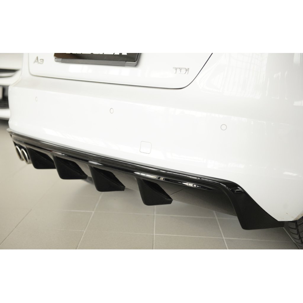 Rieger vložka zadního nárazníku (GBL56786) pro Audi A3 8V 3-dvéř. (hatchback 8V1), 5-dvéř. (sportback 8VA) před faceliftem, plast ABS lakovaný do černé lesklé barvy