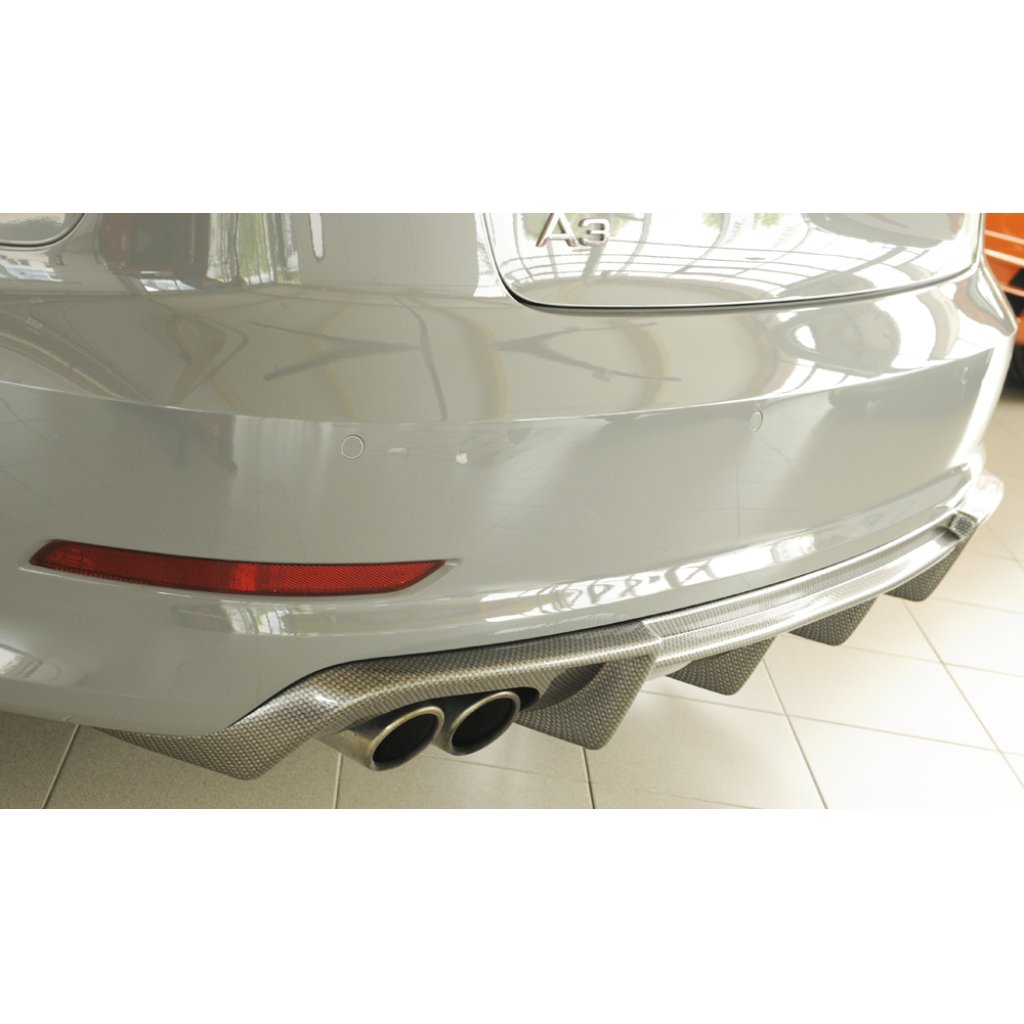 Rieger vložka zadního nárazníku pro Audi A3 8V 3-dvéř. (convertible 8V7), 5-dvéř. (sedan 8VS) před faceliftem, plast ABS s povrchovou úpravou Carbon-Look, pro dvojitou koncovku vlevo