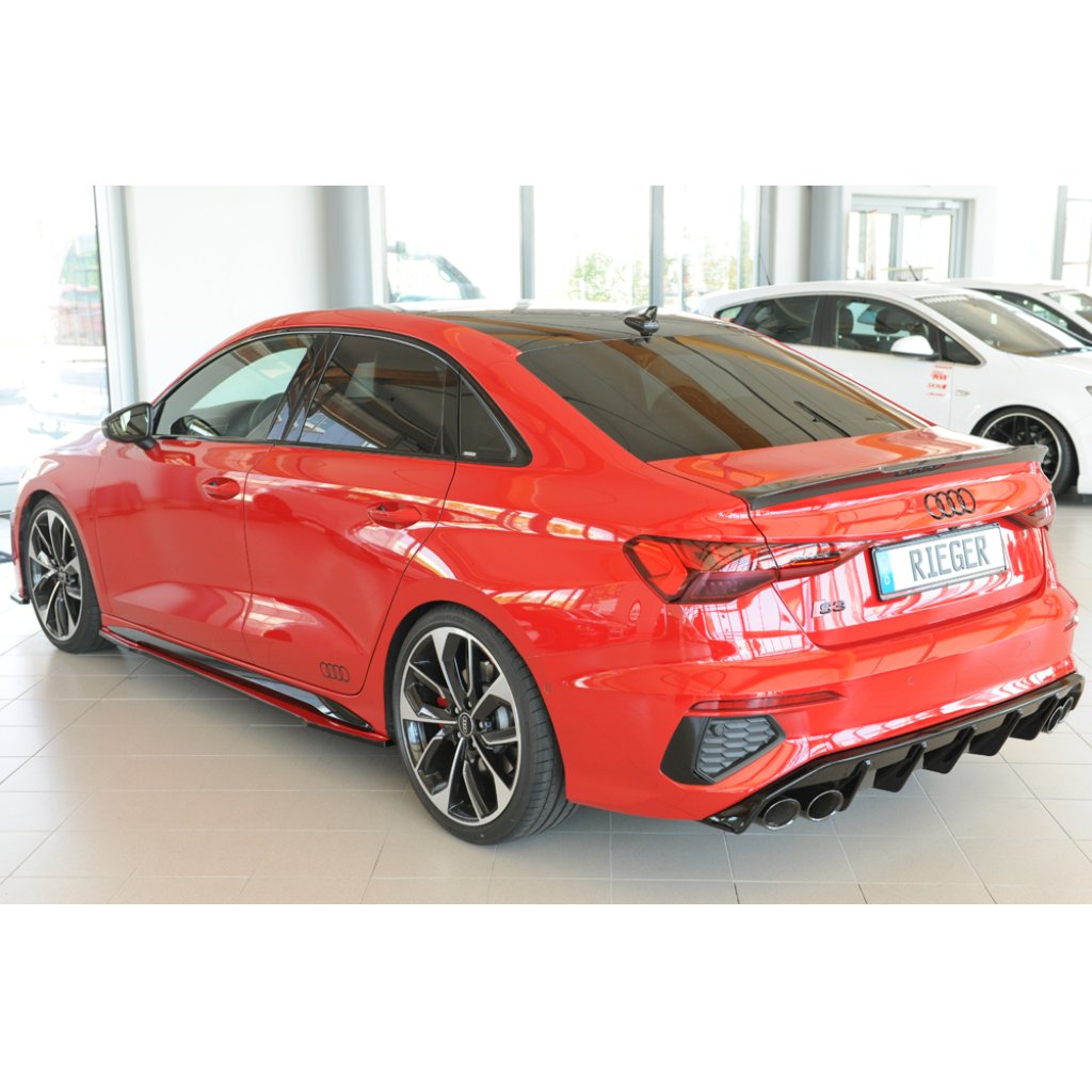 Rieger vložka zadního nárazníku pro Audi A3 GY 5-dvéř. (sedan), plast ABS lakovaný do černé lesklé barvy