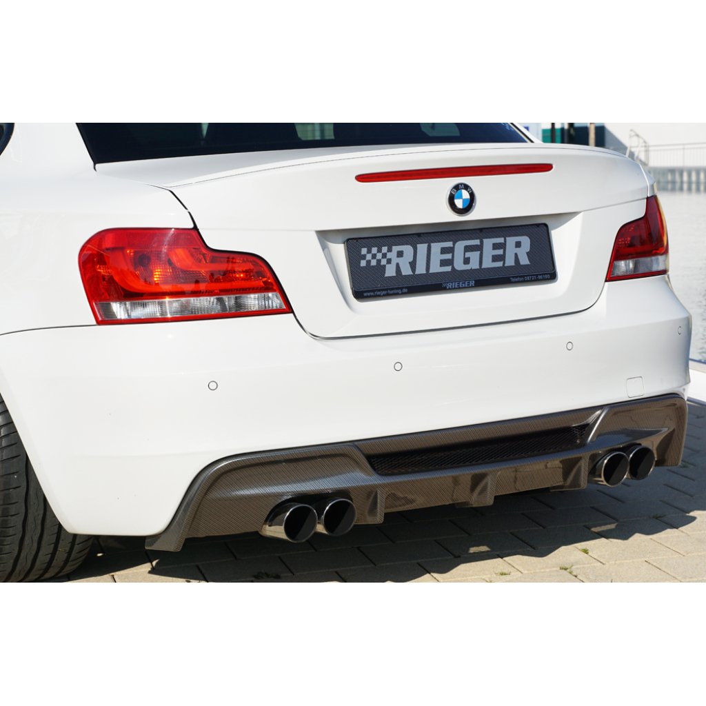 Rieger vložka zadního nárazníku pro BMW řada 1 E82, E88 kabriolet, kupé, plast ABS s povrchovou úpravou Carbon-Look, pro dvojité koncovky na obou stranách 4x80 mm