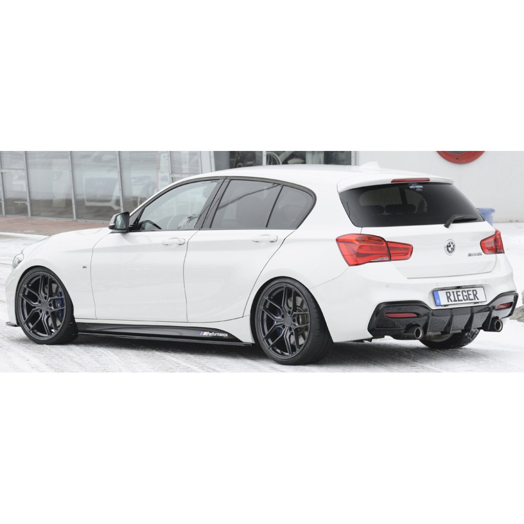 Rieger vložka zadního nárazníku pro BMW řada 1 F20, F21 sedan / 2-dvéř., sedan / 4-dvéř. po faceliftu LCI, plast ABS lakovaný do černé lesklé barvy