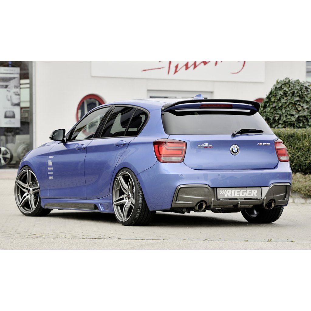 Rieger vložka zadního nárazníku pro BMW řada 1 F20, F21 sedan / 2-dvéř., sedan / 4-dvéř. před faceliftem, plast ABS s povrchovou úpravou Carbon-Look, pro orig. koncovky na obou stranách
