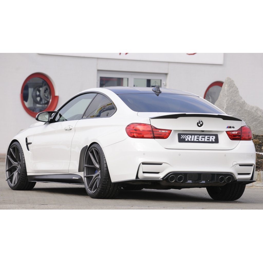 Rieger vložka zadního nárazníku pro BMW řada 3 F80 M3 sedan, plast ABS lakovaný do černé lesklé barvy