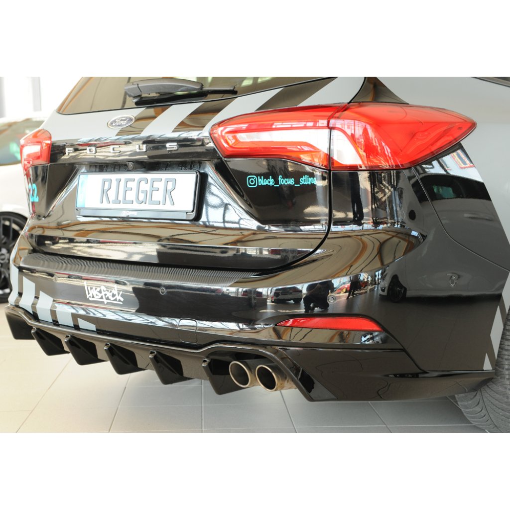 Rieger vložka zadního nárazníku pro Ford Focus 4 DEH 5-dvéř. (combi), plast ABS lakovaný do černé lesklé barvy, pro orig. koncovky 2x70 mm