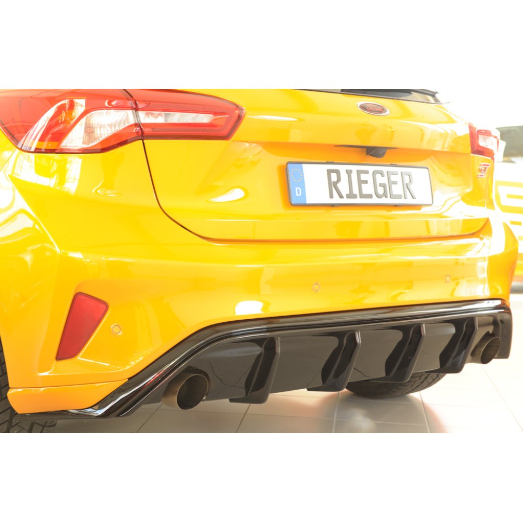 Rieger vložka zadního nárazníku pro Ford Focus 4 ST 5-dvéř. (hatchback), plast ABS lakovaný do černé lesklé barvy