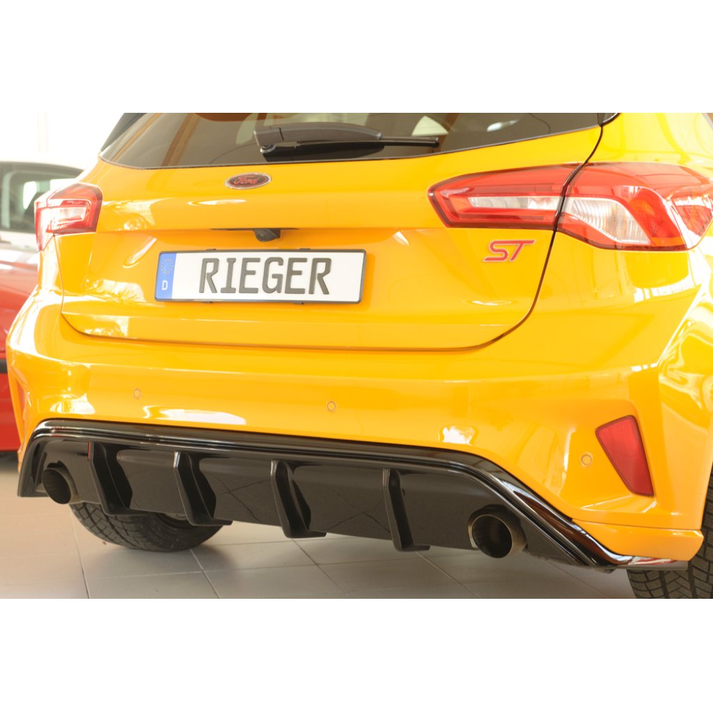 Rieger vložka zadního nárazníku pro Ford Focus 4 ST 5-dvéř. (hatchback), plast ABS lakovaný do černé lesklé barvy