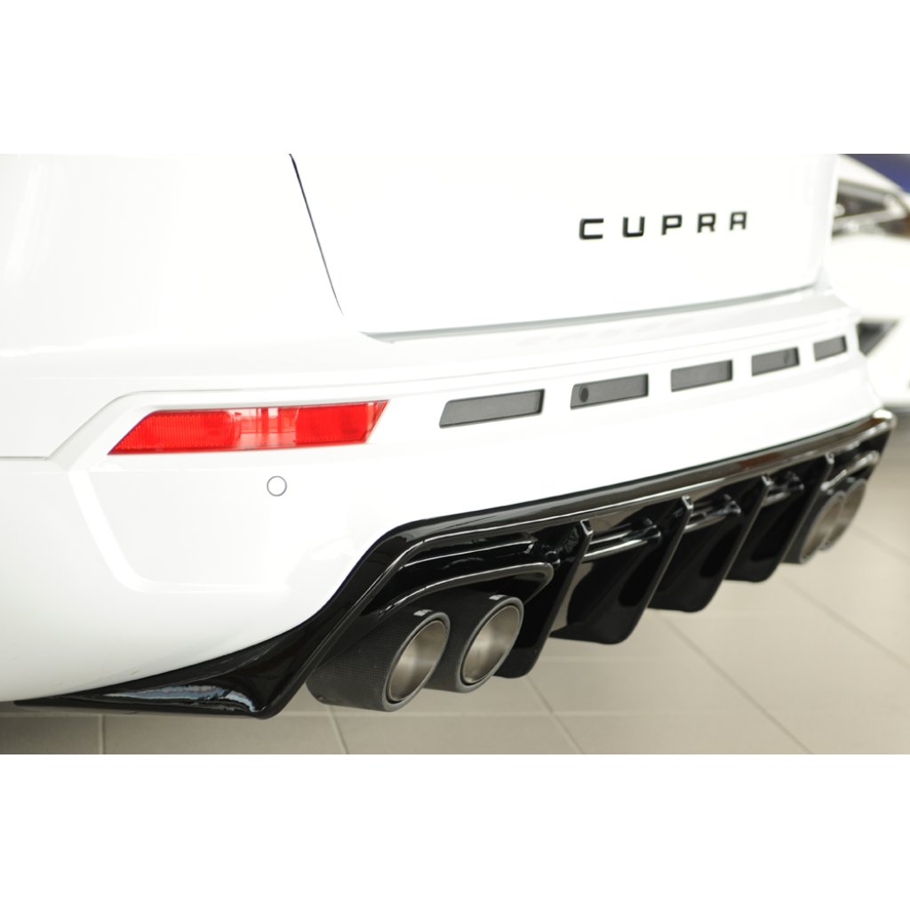 Rieger vložka zadního nárazníku pro Seat Ateca Cupra 5FP, plast ABS lakovaný do černé lesklé barvy