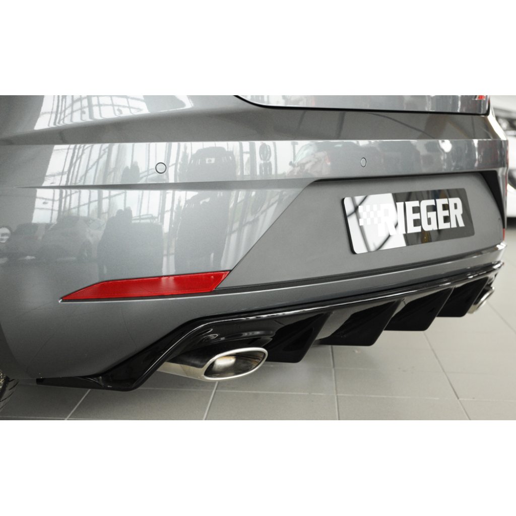 Rieger vložka zadního nárazníku pro Seat Leon Cupra 5F 3-dvéř. (sc), 5-dvéř. po faceliftu, plast ABS lakovaný do černé lesklé barvy