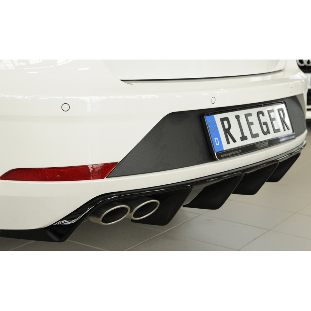 Rieger vložka zadního nárazníku pro Seat Leon FR 5F 5-dvéř. (ST/Combi) po faceliftu, plast ABS lakovaný do černé lesklé barvy, pro dvojitou koncovku vlevo