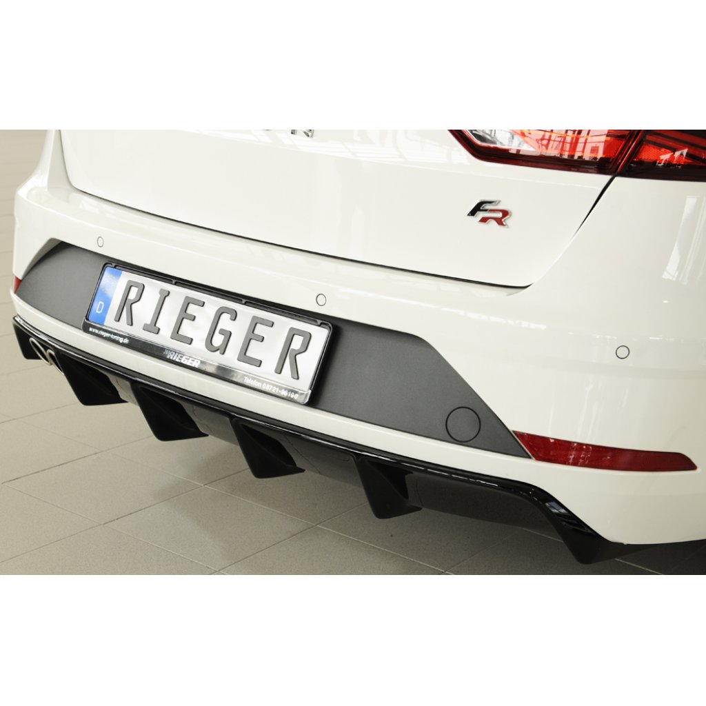 Rieger vložka zadního nárazníku pro Seat Leon FR 5F 5-dvéř. (ST/Combi) po faceliftu, plast ABS lakovaný do černé lesklé barvy, pro dvojitou koncovku vlevo