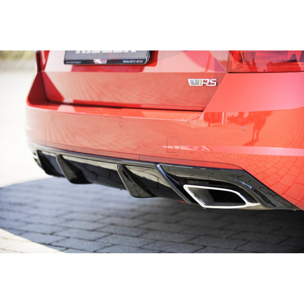 Rieger vložka zadního nárazníku pro Škoda Octavia RS 5E combi, sedan vč. faceliftu, plast ABS lakovaný do černé lesklé barvy, pro vozy bez tažného zařízení