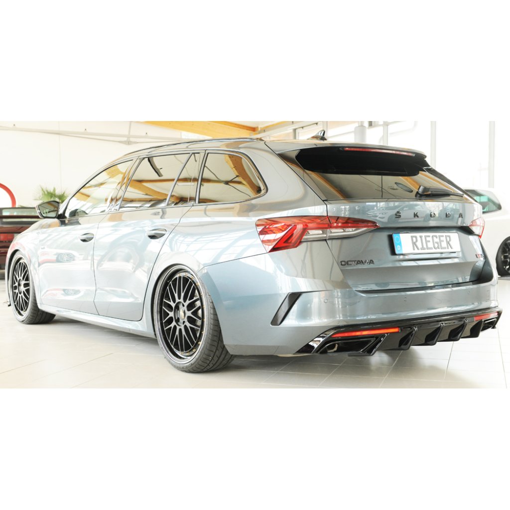 Rieger vložka zadního nárazníku pro Škoda Octavia RS NX combi, plast ABS lakovaný do černé lesklé barvy, pro vozy s tažným zařízením
