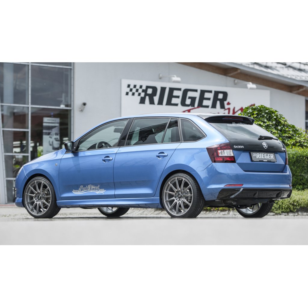 Rieger vložka zadního nárazníku pro Škoda Rapid NH spaceback vč. faceliftu, plast ABS lakovaný do černé lesklé barvy, pro vozy s tažným zařízením