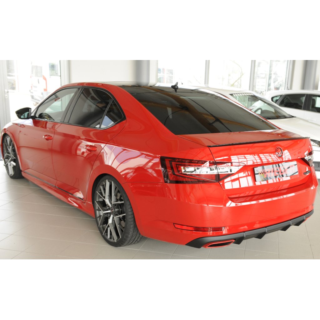 Rieger vložka zadního nárazníku pro Škoda Superb III 3T, 3V combi, sedan vč. faceliftu, plast ABS bez povrchové úpravy, 2.0 TSI (200/206kW), bez tažného zařízení