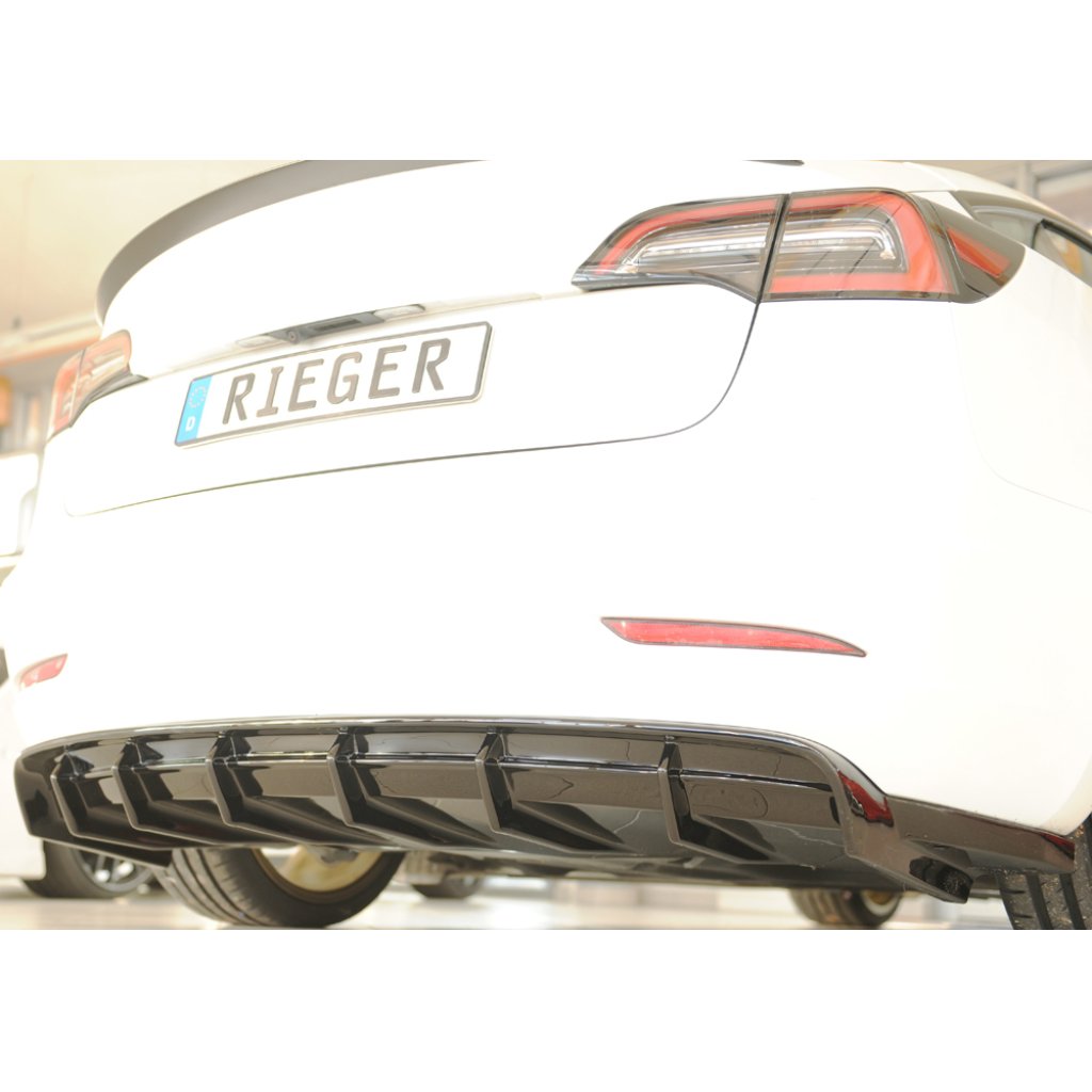 Rieger vložka zadního nárazníku pro Tesla Model 3 003, plast ABS lakovaný do černé lesklé barvy