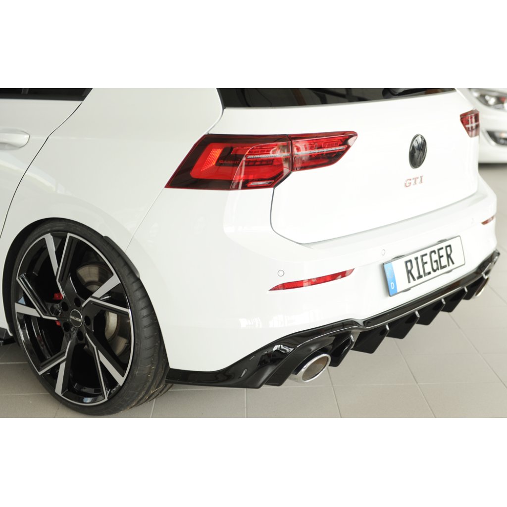 Rieger vložka zadního nárazníku pro Volkswagen Golf 8 GTI Clubsport 5-dvéř., plast ABS lakovaný do černé lesklé barvy