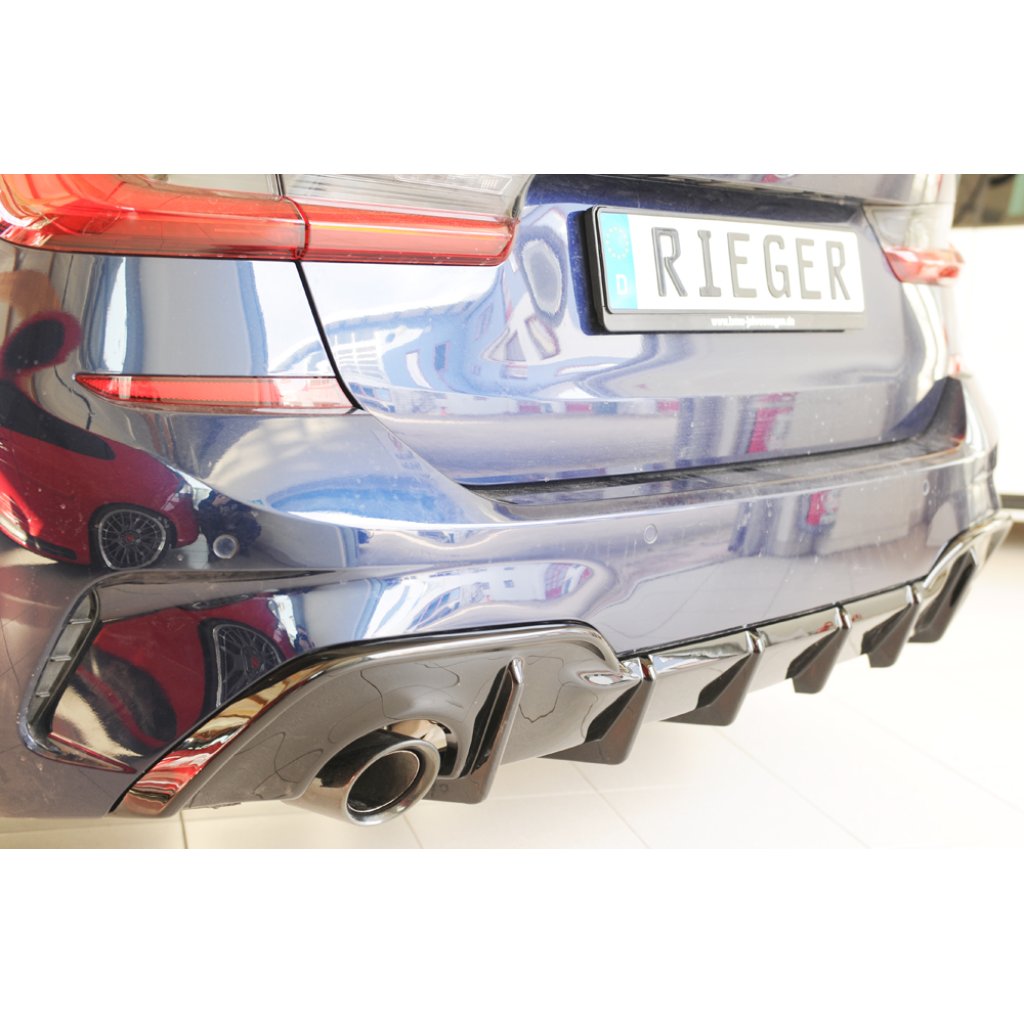 Rieger vložka zadního nárazníku (pro vozy s tažným zařízením) pro BMW řada 3 G21 touring, plast ABS lakovaný do černé lesklé barvy
