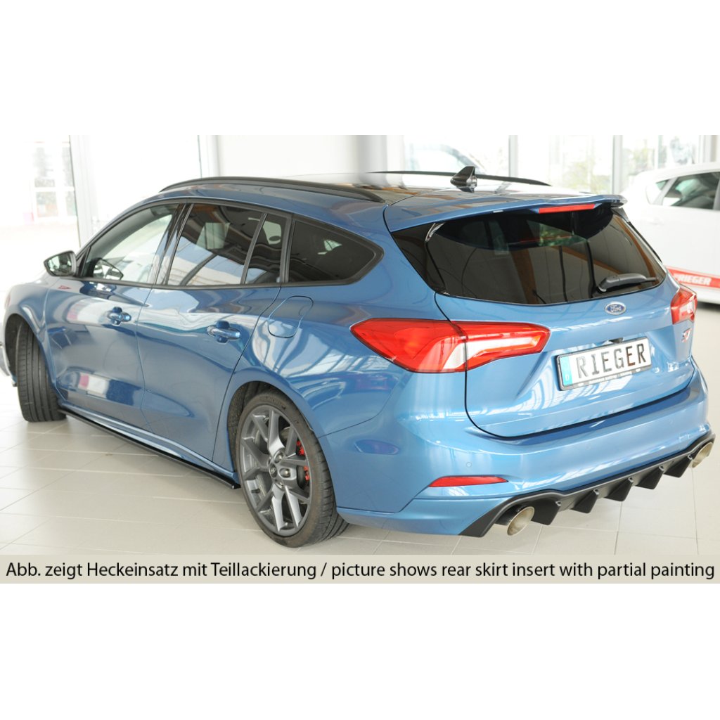 Rieger vložka zadního nárazníku (pro vozy s tažným zařízením) pro Ford Focus 4 DEH 5-dvéř. (combi), plast ABS bez povrchové úpravy, pro sportovní koncovky vlevo/vpravo 115 mm