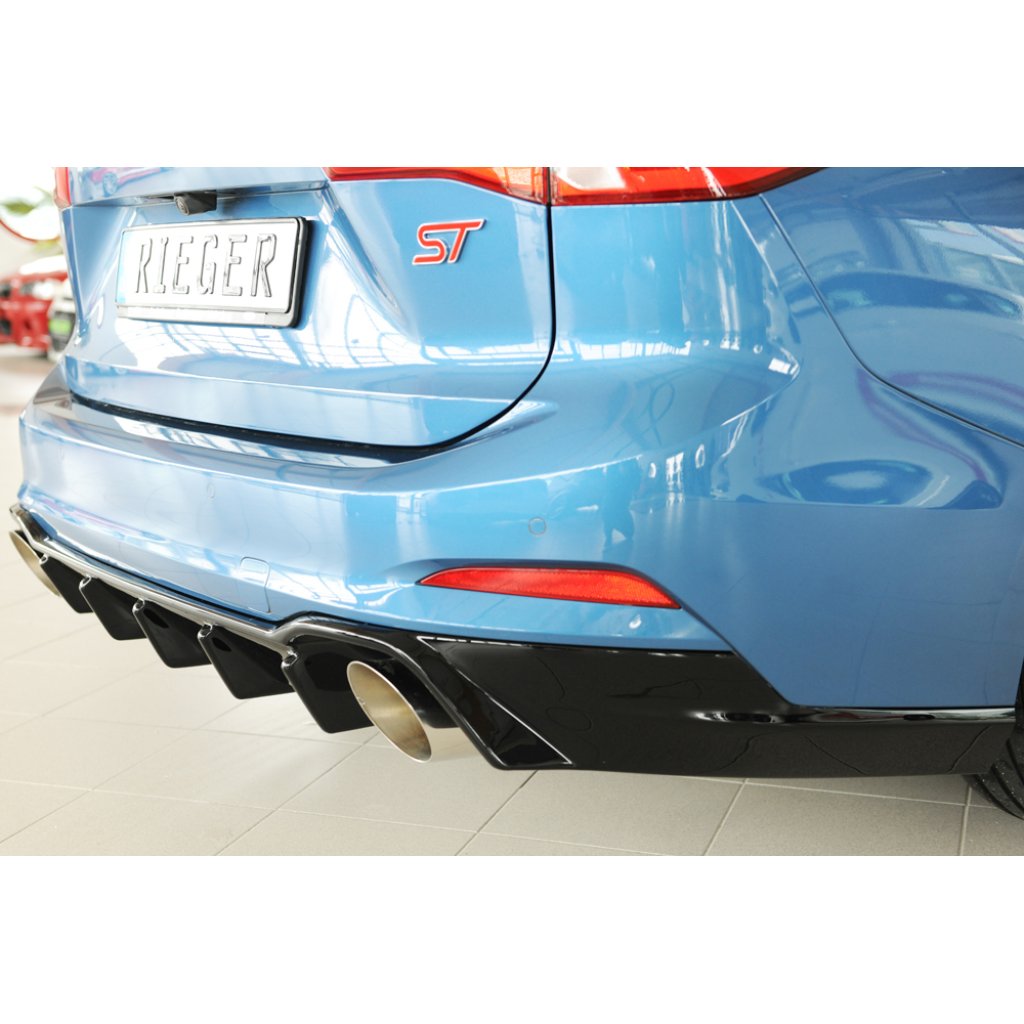Rieger vložka zadního nárazníku (pro vozy s tažným zařízením) pro Ford Focus 4 DEH 5-dvéř. (combi), plast ABS lakovaný do černé lesklé barvy, pro sportovní koncovky vlevo/vpravo 115 mm