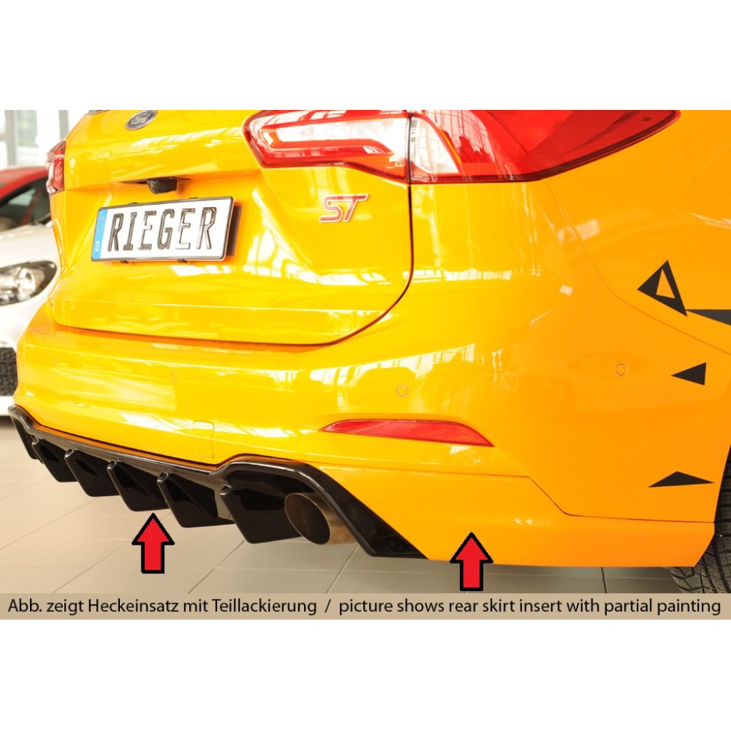 Rieger vložka zadního nárazníku (pro vozy s tažným zařízením) pro Ford Focus 4 DEH 5-dvéř. (combi), plast ABS lakovaný do černé lesklé barvy, pro sportovní koncovky vlevo/vpravo 4x80 mm