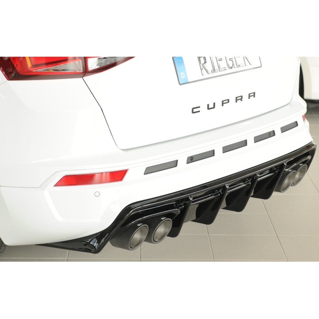 Rieger vložka zadního nárazníku (pro vozy s tažným zařízením) pro Seat Ateca Cupra 5FP, plast ABS lakovaný do černé lesklé barvy