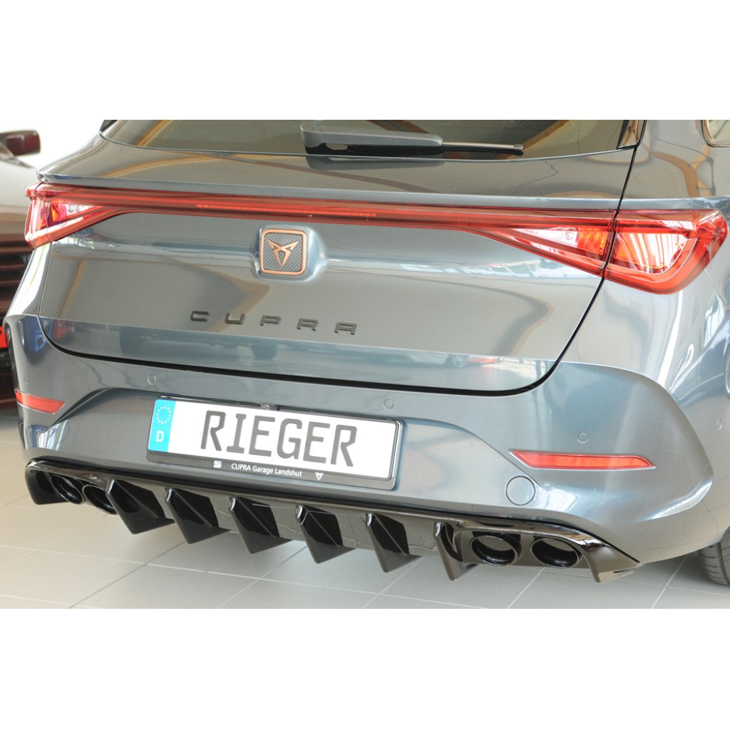 Rieger vložka zadního nárazníku (pro vozy s tažným zařízením) pro Seat Leon KL 5-dvéř. (ST/sportstourer), plast ABS lakovaný do černé lesklé barvy