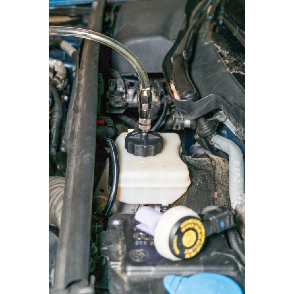 Sada pro ruční odvzdušňování brzd 3 l - V4411