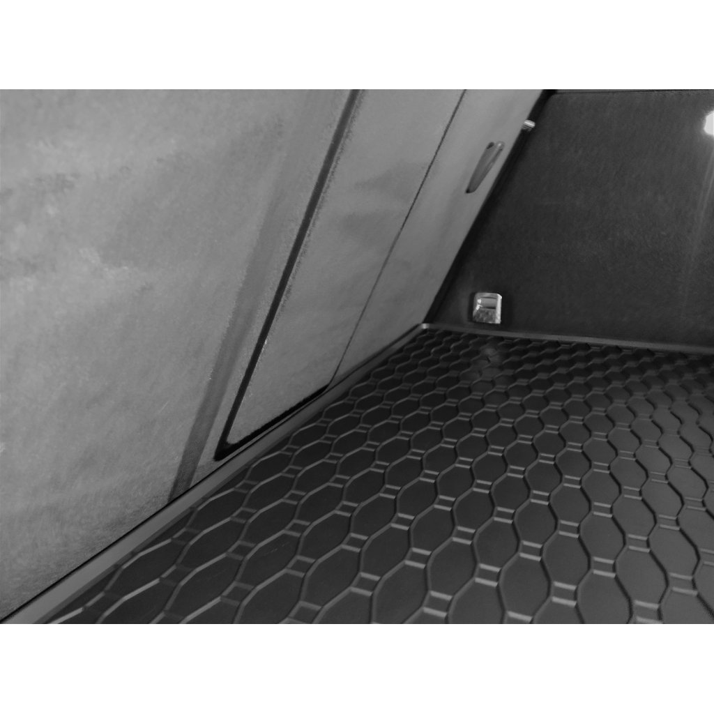 Vana do kufru gumová Audi Q3 s dojezdovým kolem 2011- | RIGUM