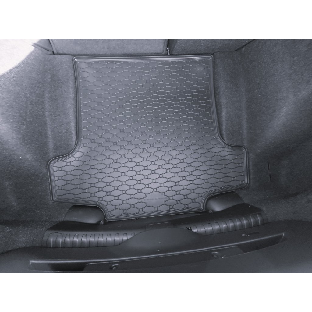 Vana do kufru gumová BMW 1 E87 2004- | RIGUM