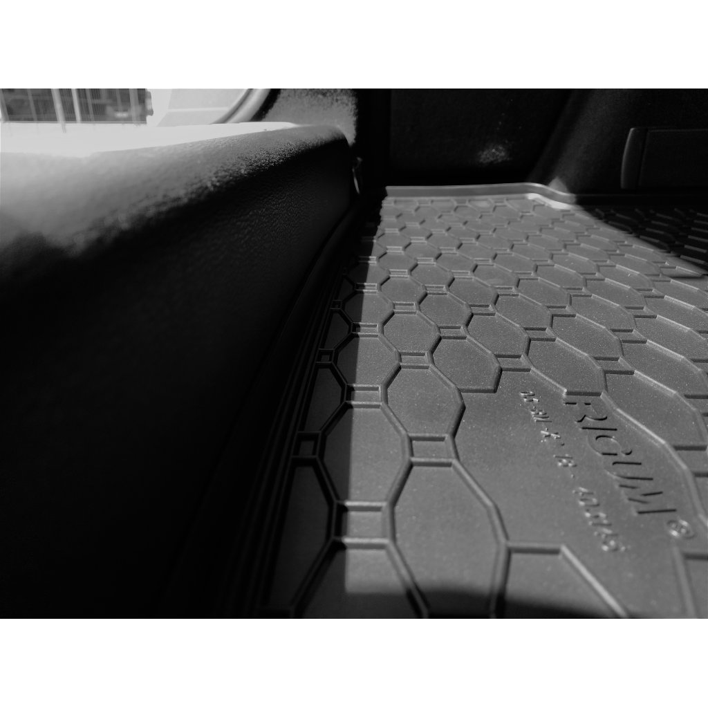 Vana do kufru gumová BMW X2 2018- | RIGUM