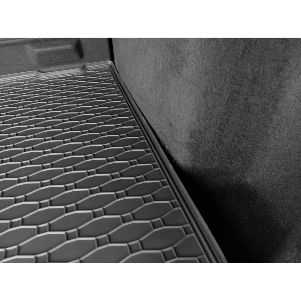 Vana do kufru gumová Ford Kuga horní i dolní poloha 2013- | RIGUM