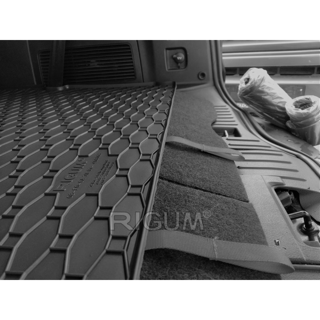 Vana do kufru gumová Ford S-Max 7místný (3. řada sedadel schovaná) 2007- | RIGUM
