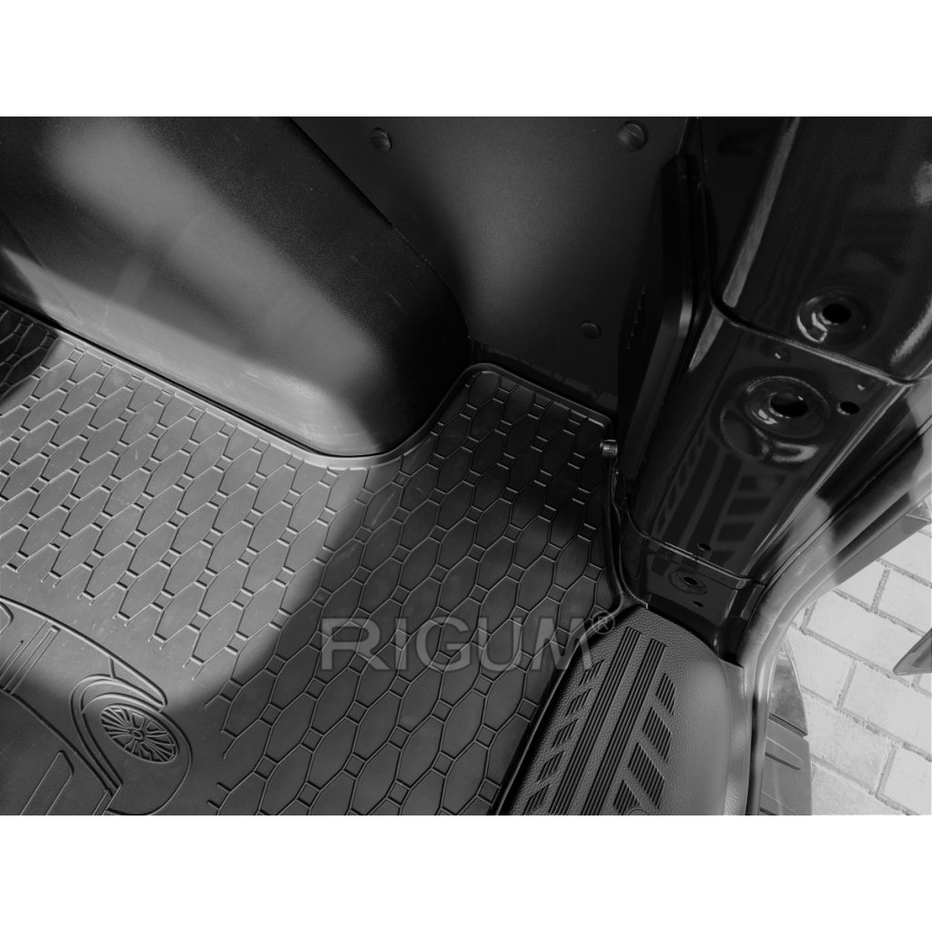 Vana do kufru gumová Ford Transit Custom s topením 8/9místný L2 2012- | RIGUM