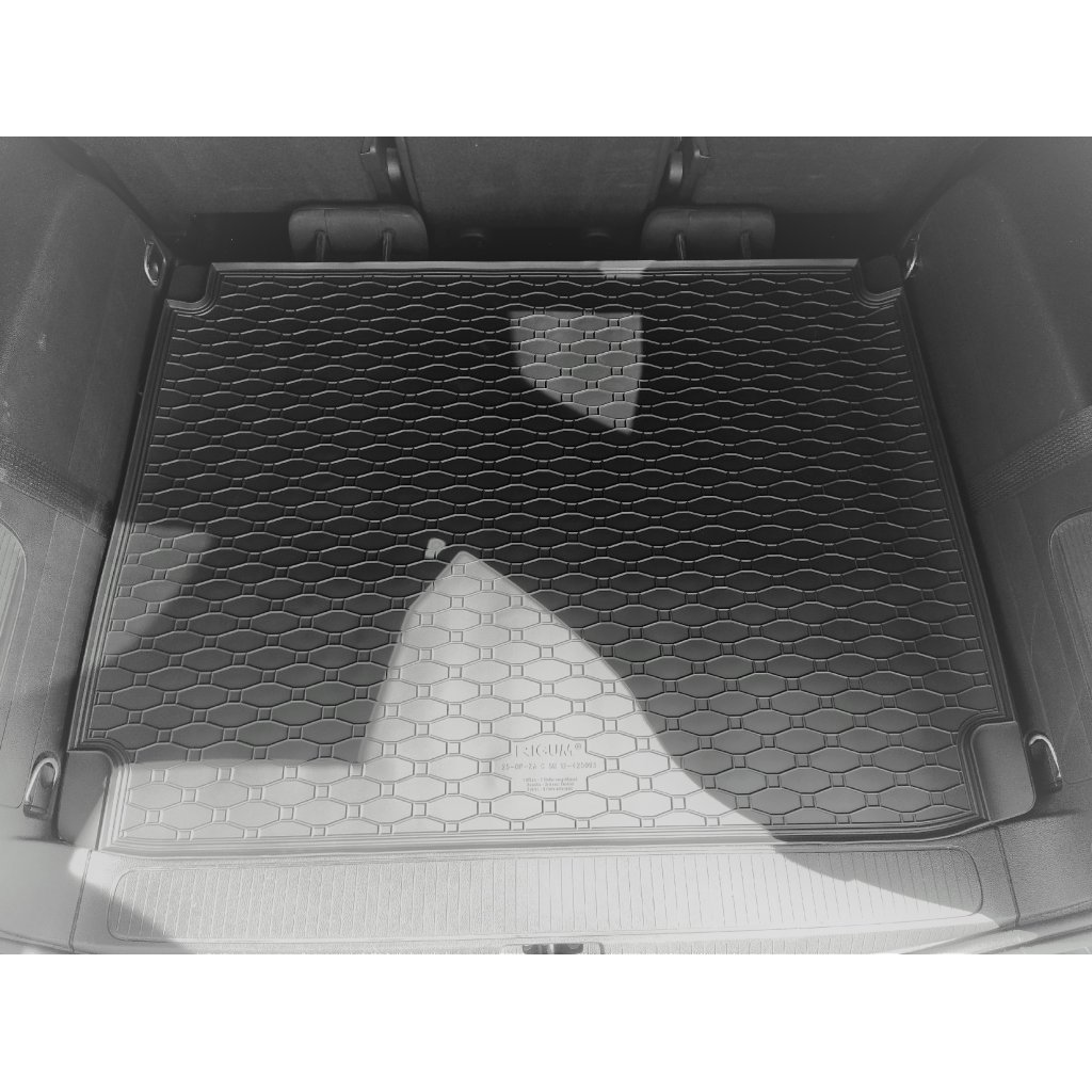 Vana do kufru gumová Opel Zafira C 5/7 místné 3. řada sklopená 2012- | RIGUM