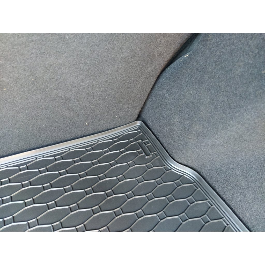 Vana do kufru gumová Renault Megane Hatchback 2009- | RIGUM