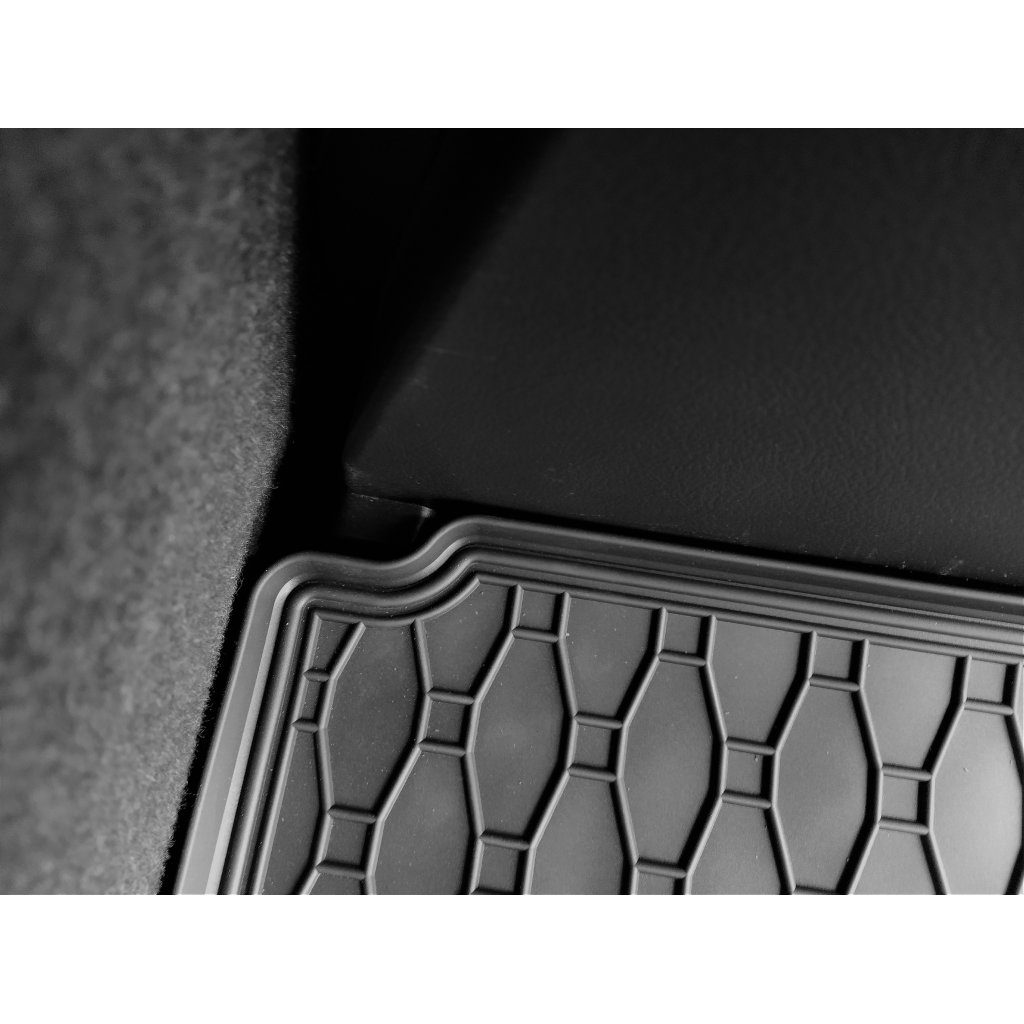 Vana do kufru gumová Suzuki SX4 S-Cross horní i dolní poloha 2013- | RIGUM
