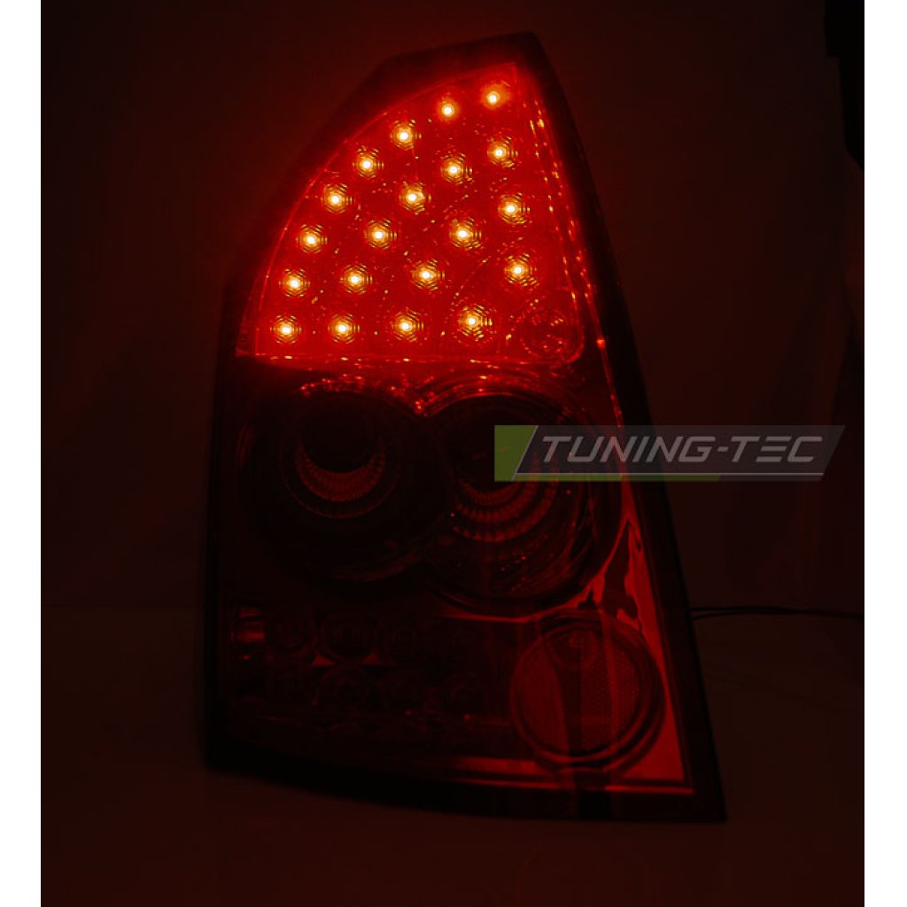 Zadní světla LED Chrysler 300C sedan 05-08 červená/kouřová