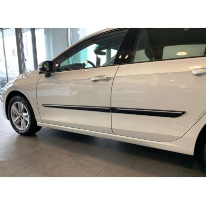 Boční lišty na dveře Volkswagen Golf VIII Hatchback 2020- F23 | Rider