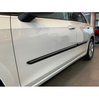Boční lišty na dveře Volkswagen Golf VIII Hatchback 2020- F23 | Rider