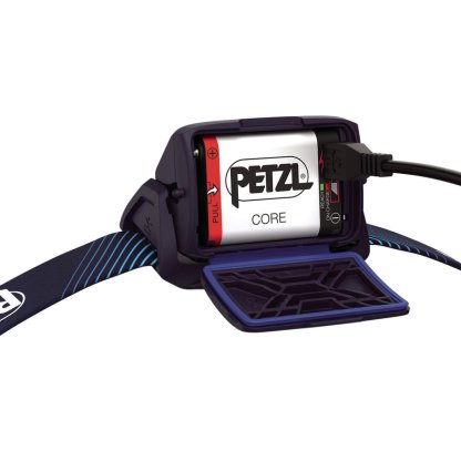 Čelovka PETZL Actik Core, modrá, 600 lm - E065AA01
